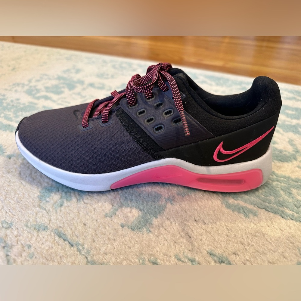 Nike Air Max Bella TR 4 Shoes, size 9